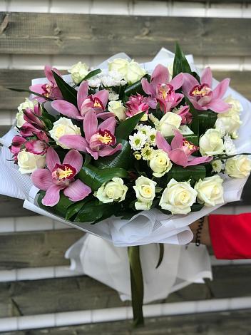 Букет цветов из: Розы и Хризантемы в Викулово