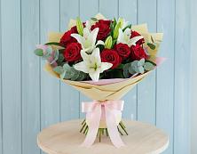Букет цветов из:  Лилии и Розы в Викулово