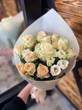Букет цветов из:  Розы и Лизиантусы в Викулово