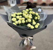Букет Белые кустовые розы Солинеро в Викулово