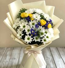 Букет цветов из:  Ирисы, Хризантемы и Розы в Викулово