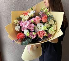 Букет цветов из:  Розы, Лизиантусы и Гвоздики в Викулово