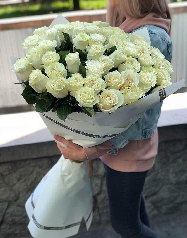 35 Белых роз в Викулово Букет 35 Белых роз в Викулово