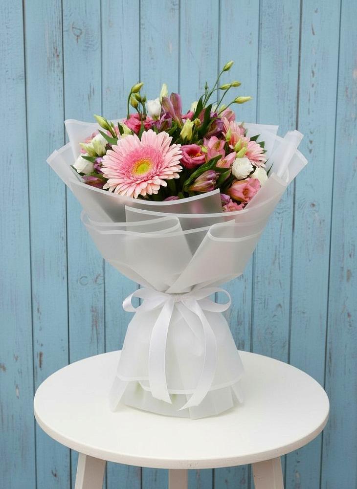 Букет цветов из: Герберы, Альстромерии и Лизиантусы в Викулово